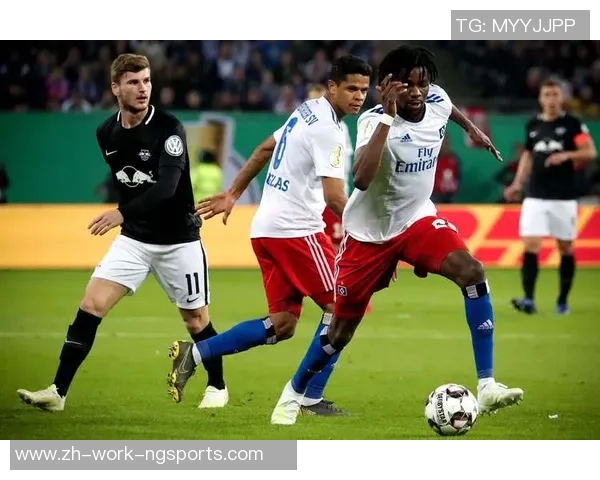 足球横屏视角下的精彩瞬间与战术解析让你领略比赛的魅力与激情